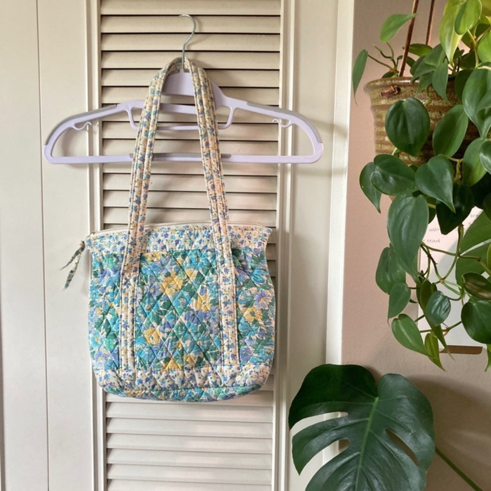 Floral quilted bag